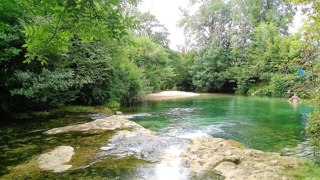 קסטלנו-לה-שאפל Au Pied Du Chateau - 5 A 11 Personnes - Baignade-Canoe-Piste Cyclable A 100 M מראה חיצוני תמונה